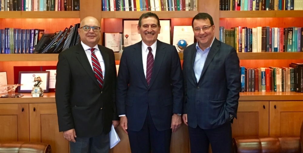 Koç Üniversitesi Rektörü Prof. Dr. Umran İnan, Koç Holding Baş Hukuk Mşv. Kenan Yılmaz - 22 Aralık 2015