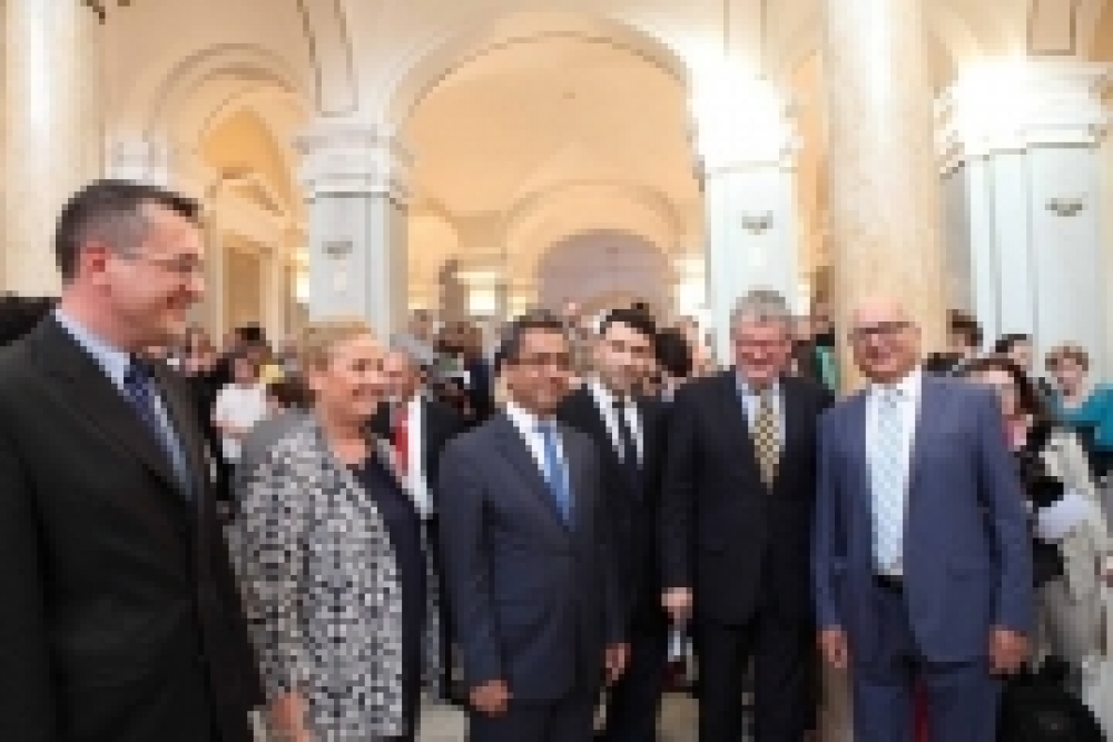 Hırvatistan Milletvekili Goran Richemberg,Yunus Emre Hırvatistan Dir.Mine Tuta,Yunus Emre Enstitüsü Başkanı Prof.Dr.Hayati Develi,Hırvatistan Kültür Bakanı Berislav Sipus  MAYIS 2015
