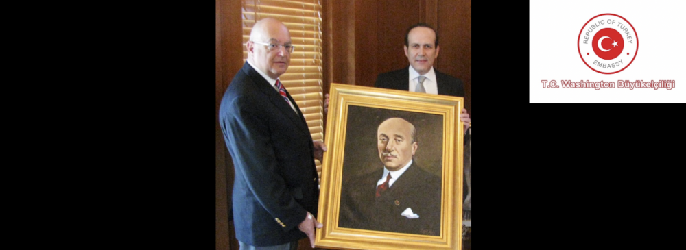 WASHINGTON B.ELÇİSİ NAMIK TAN´a İlk ABD B.Elçimiz Ahmet Muhtar´ın tablosunun hediye olarak verilmesi, 2013